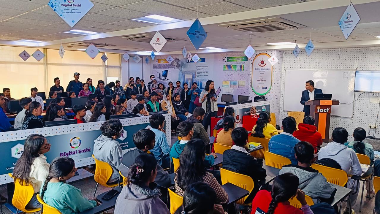 Wadhwani Foundation Team Conducts AI Awareness Session at Digital Sathi Centre, Rajouri Garden